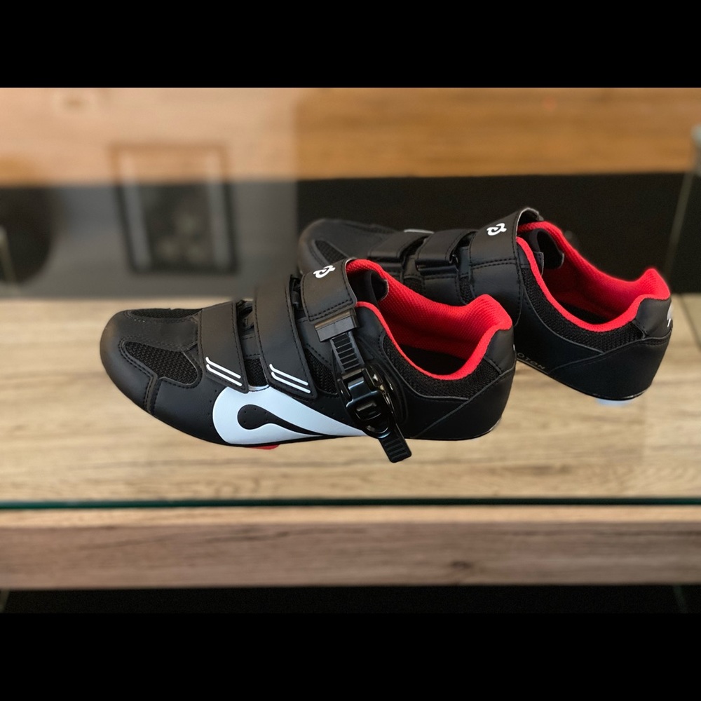 Women’s Peloton bike shoes with clips